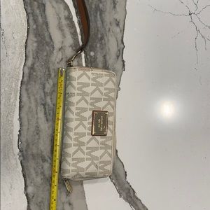 Micheal Kors wallet wristlet